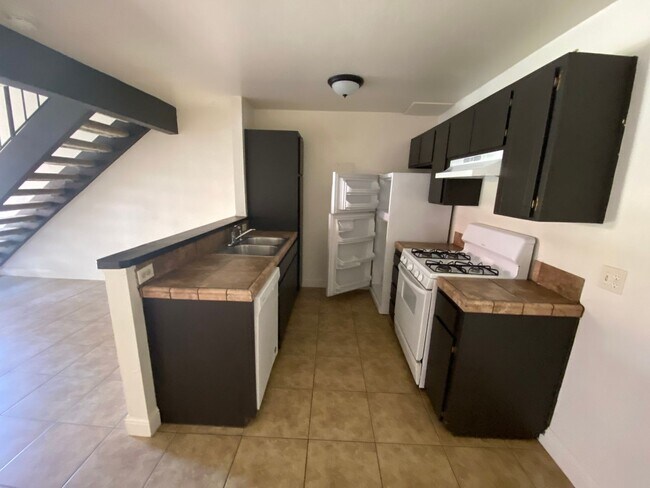 property at 920 W Cameron St