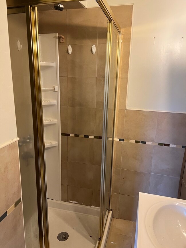 4 Broad St, Unit 3 in Beaver Meadows, PA - Building Photo - Building Photo