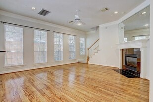 2822 Briarhurst Park in Houston, TX - Building Photo