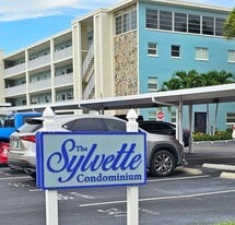 6161 Gulf Winds Dr in St Pete Beach, FL - Building Photo