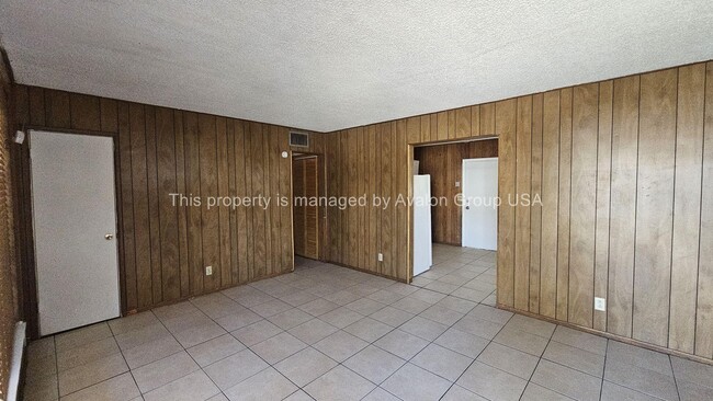 1560 W 6th St in Jacksonville, FL - Foto de edificio - Building Photo