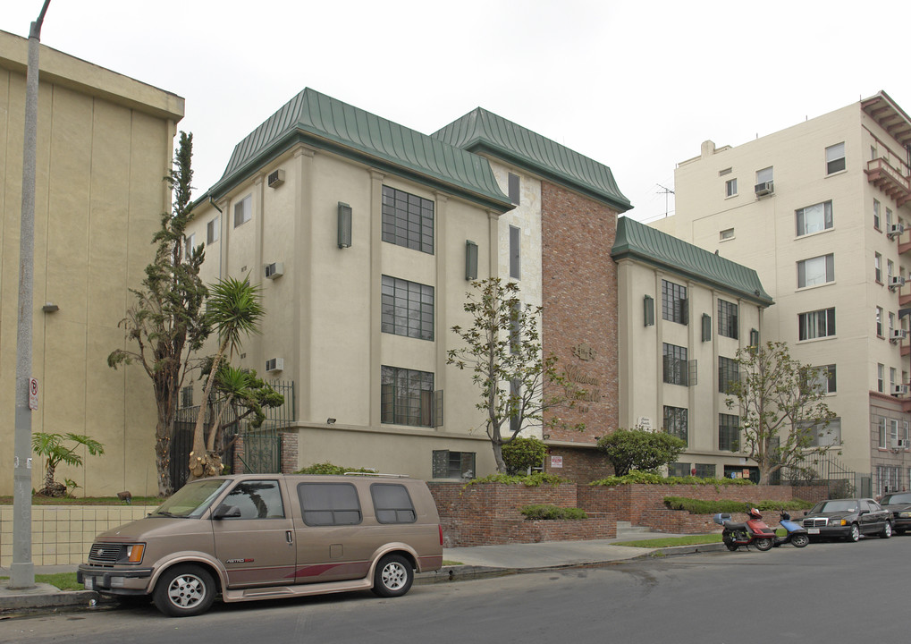 140 S Mariposa Ave in Los Angeles, CA - Building Photo