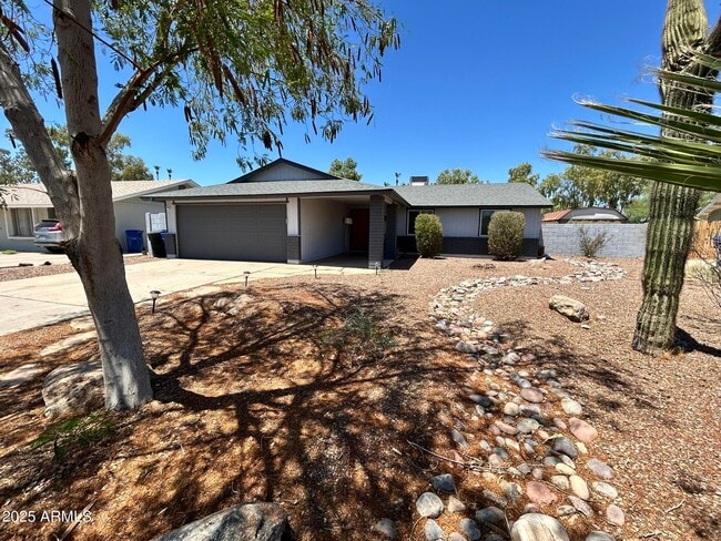 1910 W Devonshire St in Mesa, AZ - Building Photo - Building Photo