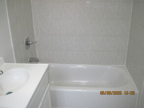 185 Benziger Ave, Unit Apartment 1 in Staten Island, NY - Building Photo - Building Photo
