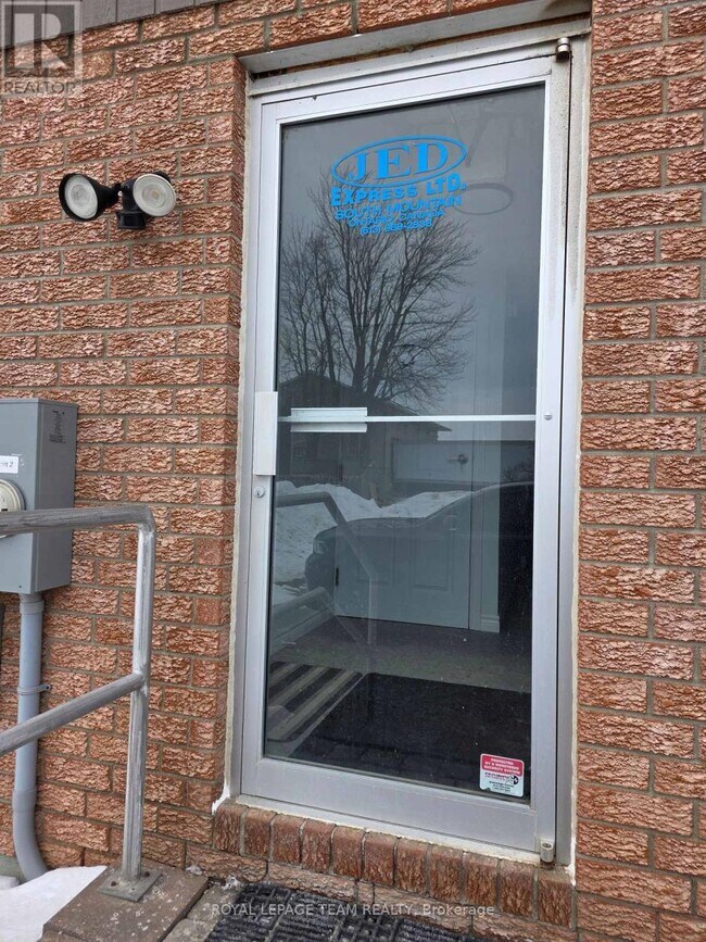 11060 County Rd 3 in North Dundas, ON - Building Photo - Building Photo