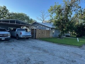 110 N Line St in Weatherford, TX - Building Photo - Building Photo