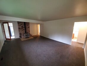 2430 Bainbridge St in Eureka, CA - Building Photo - Building Photo