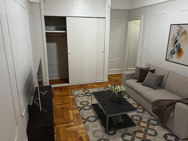 50 Reservoir Ave in Jersey City, NJ - Building Photo - Building Photo