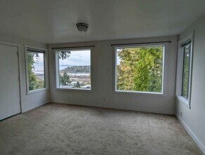 2219 11th Ave W in Seattle, WA - Building Photo - Building Photo