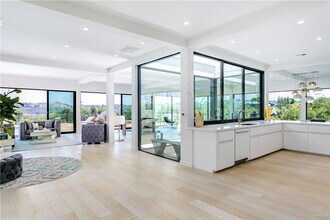 9653 Highridge Dr in Beverly Hills, CA - Building Photo - Building Photo
