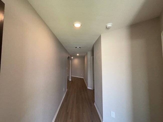 10539 Copper Ridge Dr in Cleveland, TX - Building Photo - Building Photo