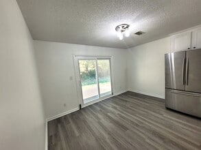 102 Brandywine Dr NE in Conover, NC - Building Photo - Building Photo