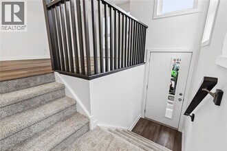 70 Kenesky Dr in Waterdown, ON - Building Photo - Building Photo