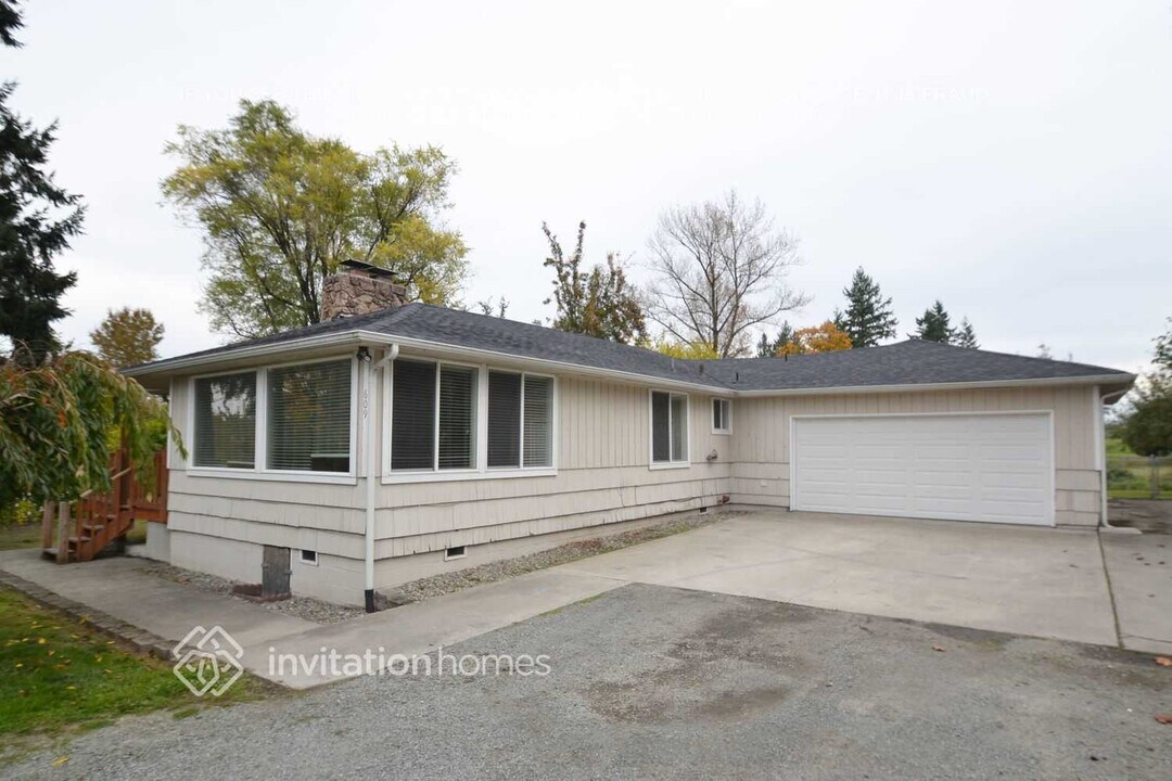 609 114th Ave E in Edgewood, WA - Foto de edificio