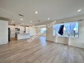 27321 Encore Wy in Valencia, CA - Building Photo - Building Photo