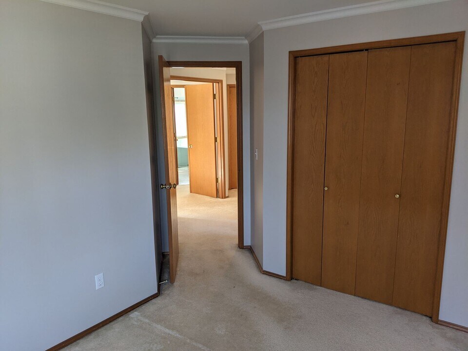 2439 239th Pl NE in Sammamish, WA - Building Photo