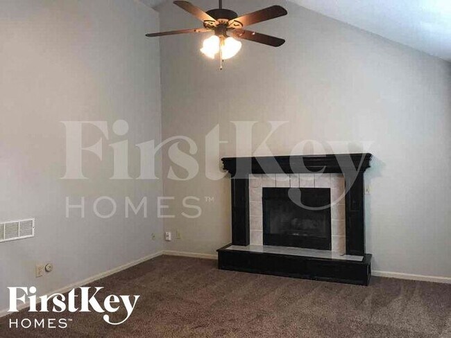 1700 Cooper Dr in Raymore, MO - Building Photo - Building Photo
