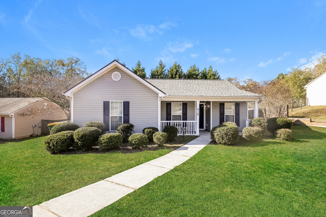419 Harpy Eagle Dr in Winder, GA - Building Photo