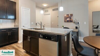 915 Brentmoor Dr, Unit 7101 in Myrtle Beach, SC - Foto de edificio - Building Photo