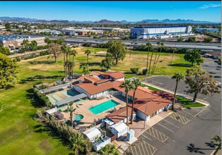 2650 W Union Hills Dr in Phoenix, AZ - Building Photo - Building Photo