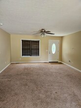 1035 Smiley Troutt Rd in Bethpage, TN - Foto de edificio - Building Photo