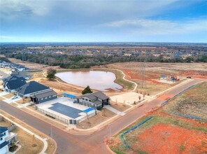 15400 Caspian Ln in Edmond, OK - Foto de edificio - Building Photo