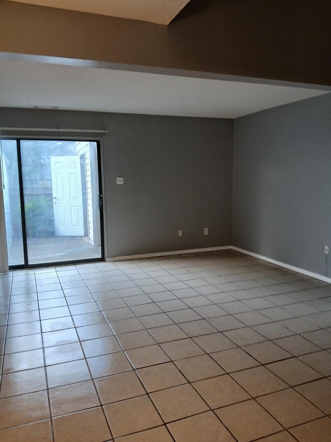 property at 2814 Los Gatos Ct