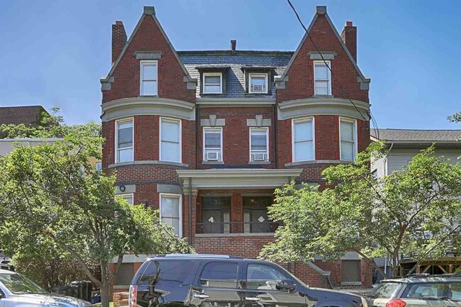 17 Britton St, Unit large room SRO