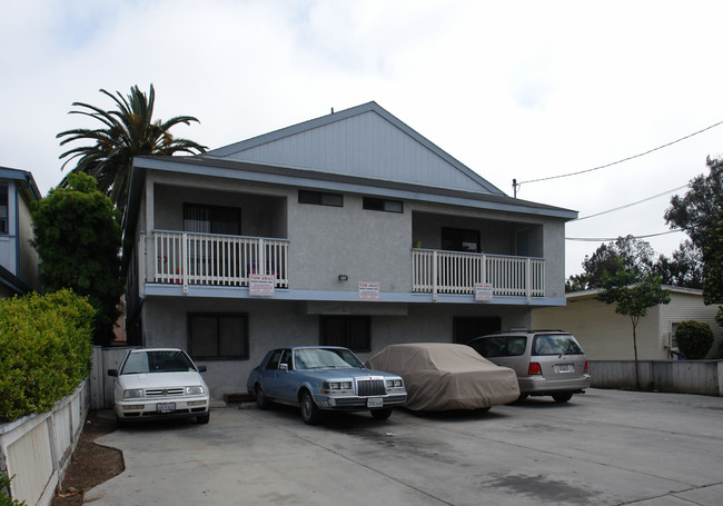 2644 Hornblend St in San Diego, CA - Building Photo - Building Photo