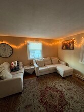 92 Sylvia St, Unit 2 in Arlington, MA - Foto de edificio - Building Photo