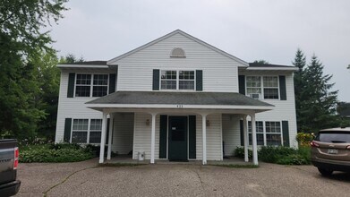 433 Clinton Ct, Unit 1 in Amherst, WI - Building Photo - Building Photo