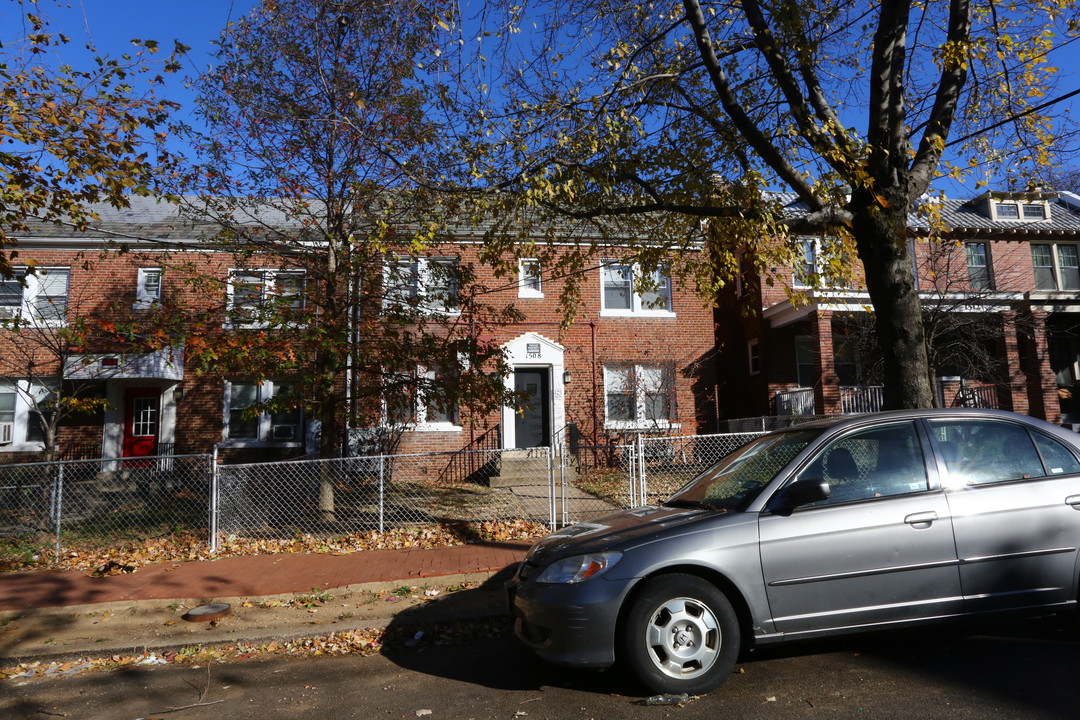 1508 V St SE in Washington, DC - Building Photo