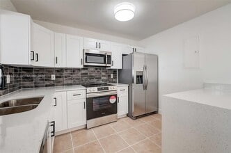 1601 SW 32nd Pl in Fort Lauderdale, FL - Building Photo - Building Photo