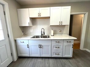 9 Russell Ave in East Providence, RI - Building Photo - Building Photo