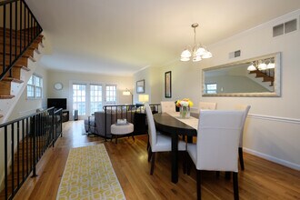 4450 MacArthur Blvd NW in Washington, DC - Building Photo - Building Photo