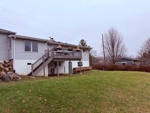 5039 W Clayton Rd in Fitchburg, WI - Building Photo - Building Photo