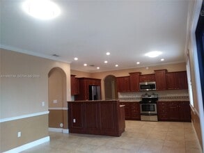 13978 NW 88th Pl in Miami Lakes, FL - Building Photo - Building Photo