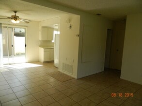 1147 Clark St in Riverside, CA - Foto de edificio - Building Photo
