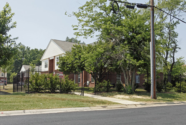 Delmont Village in Richmond, VA - Building Photo - Building Photo