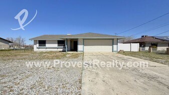 17820 Manzanita St in Hesperia, CA - Building Photo