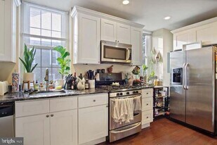 316 Salaignac St in Philadelphia, PA - Building Photo