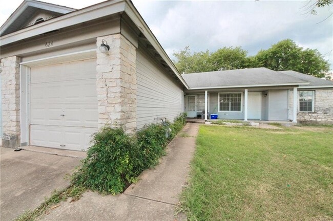 624 Greenlawn Blvd in Round Rock, TX - Building Photo - Building Photo