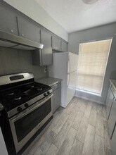 4447 Fallen Oaks Dr in Houston, TX - Building Photo - Building Photo