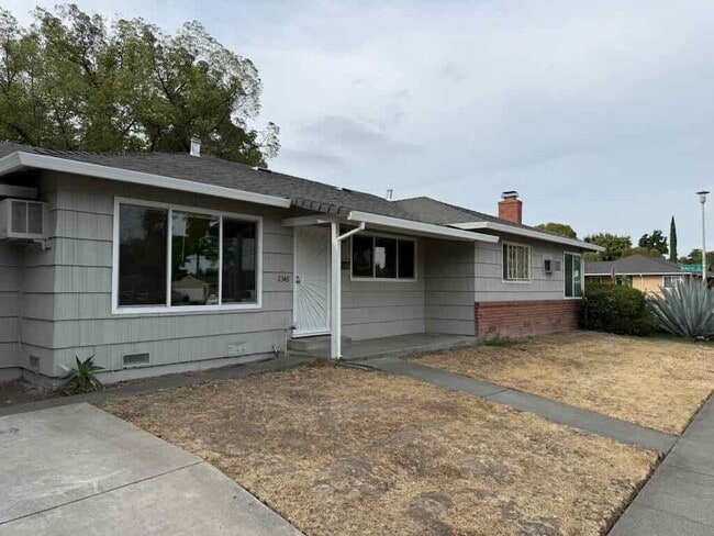 2348 53rd Ave in Sacramento, CA - Building Photo - Building Photo