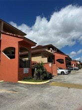 2301 W 60th St in Hialeah, FL - Building Photo - Building Photo