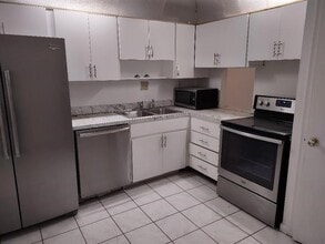 2060 NW 48th Terrace in Lauderhill, FL - Building Photo - Building Photo