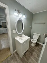 379-385-385 Main St in Gilbertville, MA - Foto de edificio - Building Photo