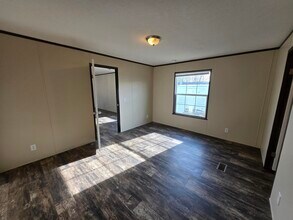 5973 Frederick St in Romulus, MI - Building Photo - Building Photo