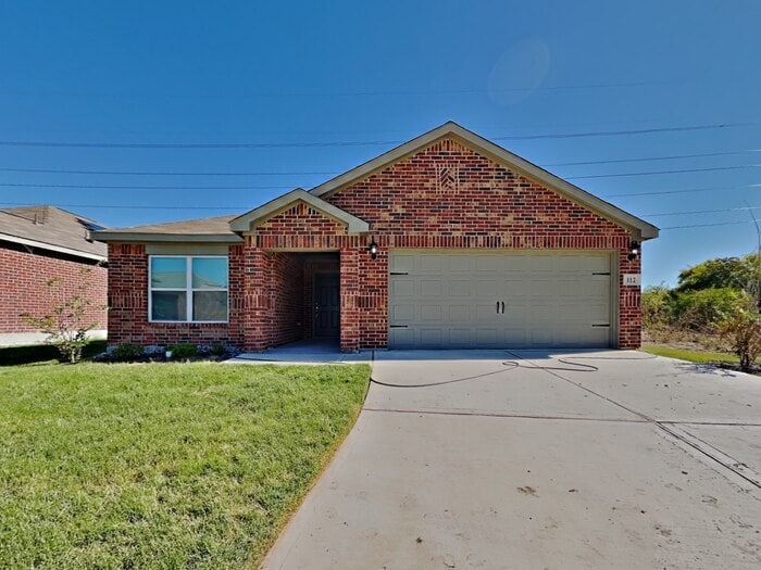 112 Banjo Trl in Newark, TX - Building Photo