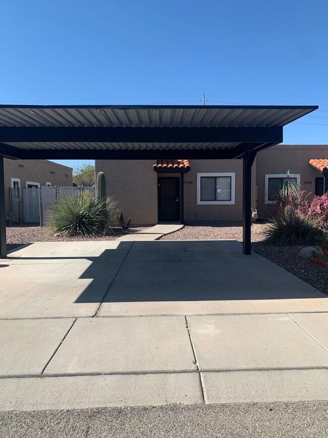 9104 E Esperanza Dr in Tucson, AZ - Building Photo - Building Photo